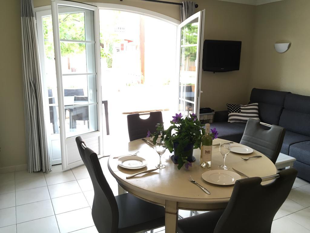 Appartement Dans Residence - Le Domaine De Camiole Callian  Exterior photo